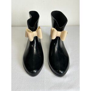 Dizzy Women's Fashion Jelly Rain Boot in Black - Sz 41 (10.5)